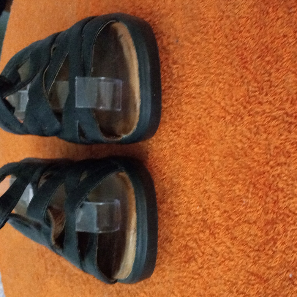 Ariat Western 8.5 Strap Clog Sandals in Black - Picture 2 of 7